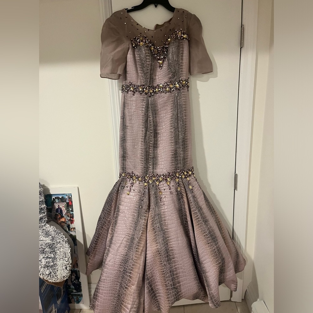 Jovani Embellished Mermaid Evening Gown Women’s Size 6 Formal Dress